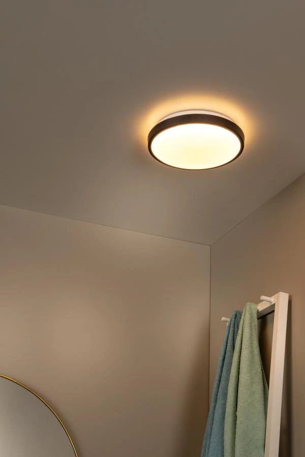 Lucide DASHER - Lámpara de techo Baño - Ø 29,3 cm - LED - 1x12W 2700K - IP44 - Sensor movimiento - Negro - ambiente 1